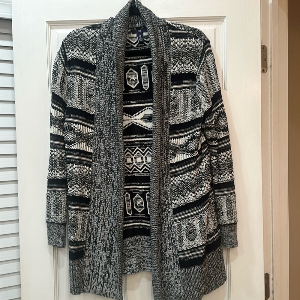 Ladies black and white cream cardi size medium by GAP
